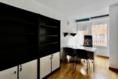 Apartamento en venta en Torrevieja, Alicante, España 4 dormitorios, 150 m2 No. 180455 - foto 13