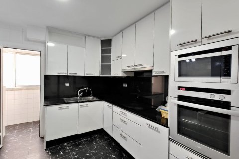 Apartamento en venta en Torrevieja, Alicante, España 4 dormitorios, 150 m2 No. 180455 - foto 7