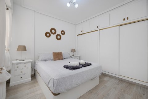 Apartament w Torrevieja, Alicante, Hiszpania 3 sypialnie, 92 mkw. nr 184297 – zdjęcie 25