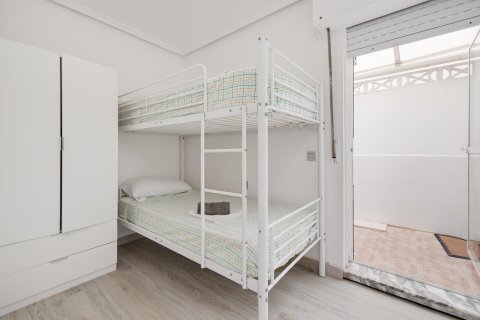 Apartament w Torrevieja, Alicante, Hiszpania 3 sypialnie, 92 mkw. nr 184297 – zdjęcie 16