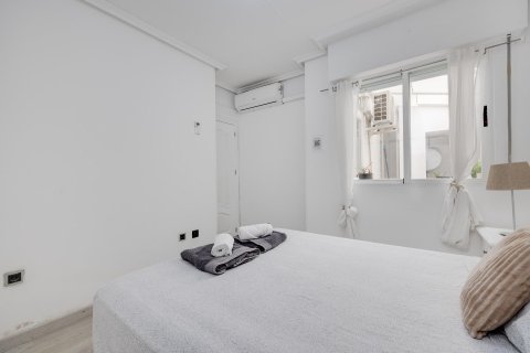 Apartament w Torrevieja, Alicante, Hiszpania 3 sypialnie, 92 mkw. nr 184297 – zdjęcie 26