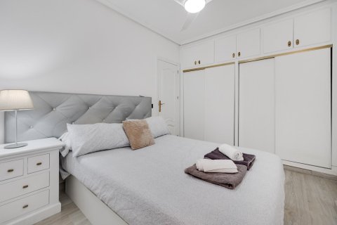 Apartament w Torrevieja, Alicante, Hiszpania 3 sypialnie, 92 mkw. nr 184297 – zdjęcie 15