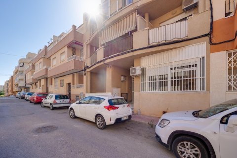 Apartament w Torrevieja, Alicante, Hiszpania 3 sypialnie, 92 mkw. nr 184297 – zdjęcie 30