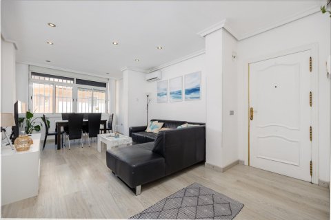 Apartament w Torrevieja, Alicante, Hiszpania 3 sypialnie, 92 mkw. nr 184297 – zdjęcie 2