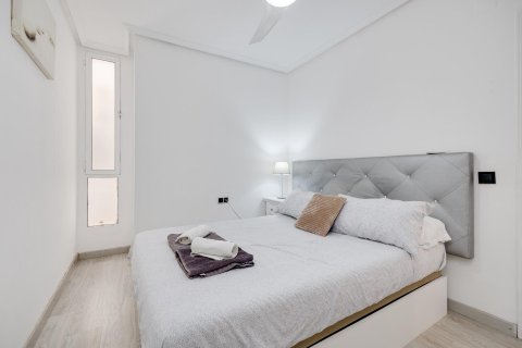 Apartament w Torrevieja, Alicante, Hiszpania 3 sypialnie, 92 mkw. nr 184297 – zdjęcie 14