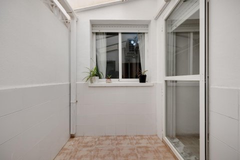 Apartament w Torrevieja, Alicante, Hiszpania 3 sypialnie, 92 mkw. nr 184297 – zdjęcie 21