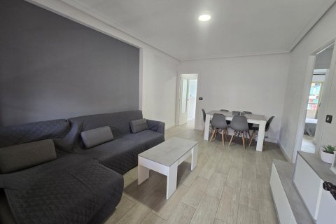 Apartamento en Torrevieja, Alicante, España 1 dormitorio, 73 m2 No. 184301