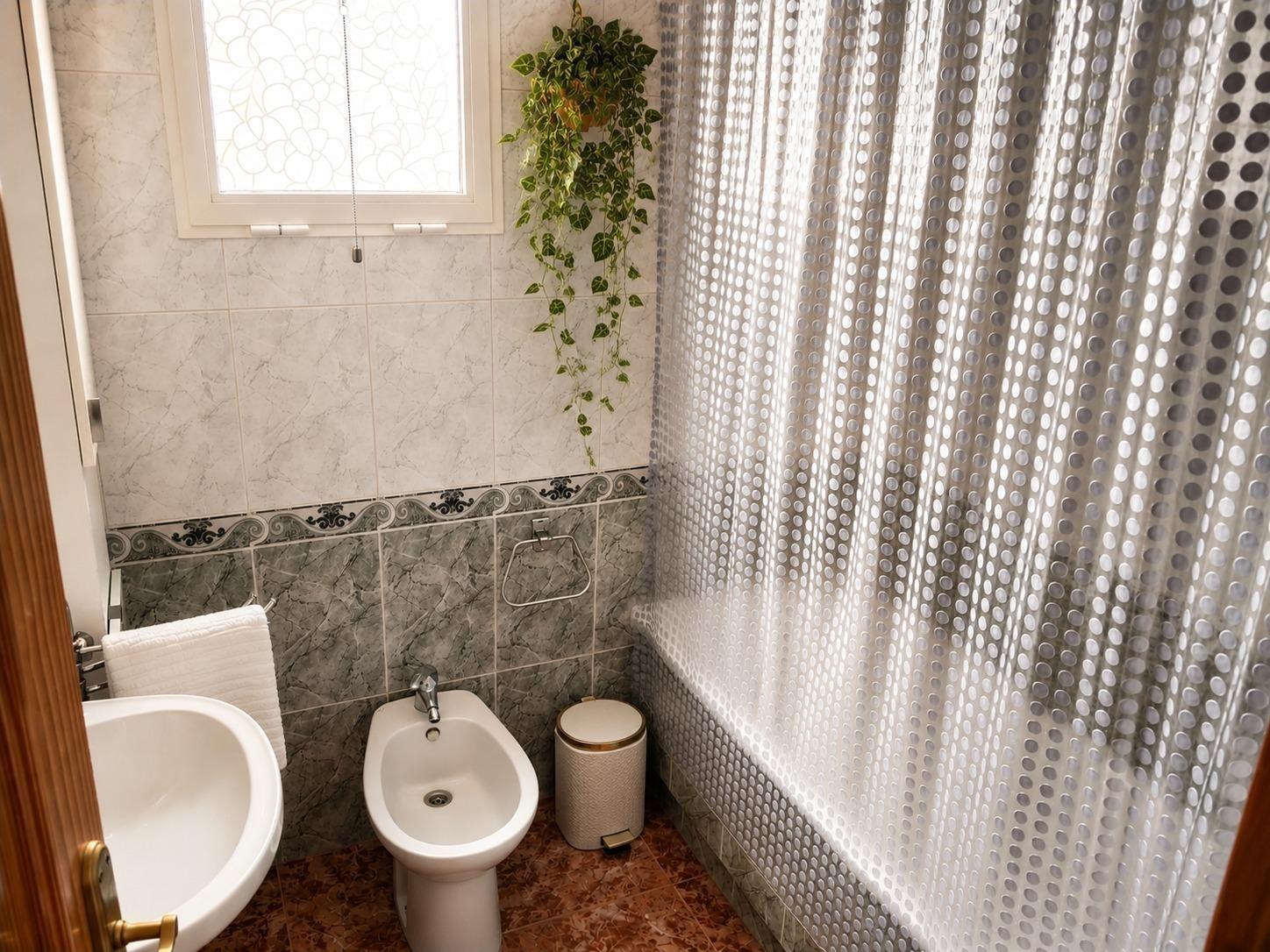 Apartment in Torrevieja, Alicante, Spain 2 bedrooms, 64 sq.m. No. 184302