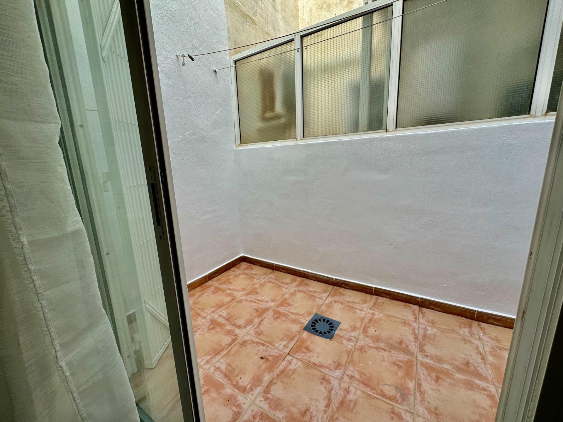 Apartamento en Torrevieja, Alicante, España 2 dormitorios, 74 m2 No. 184300