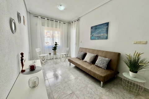 Wohnung zum Verkauf in Torrevieja, Alicante, Spanien 2 Schlafzimmer, 74 m2 Nr. 184300 - Foto 2