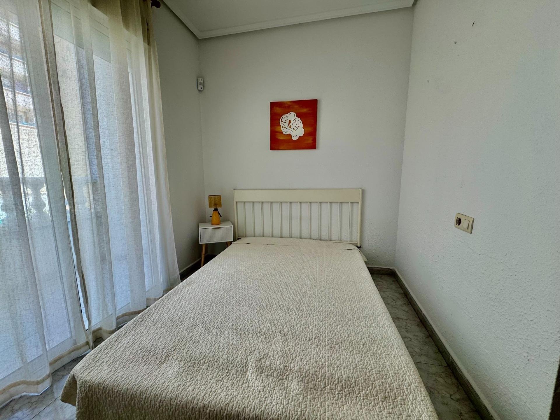 Apartamento en Torrevieja, Alicante, España 2 dormitorios, 74 m2 No. 184300