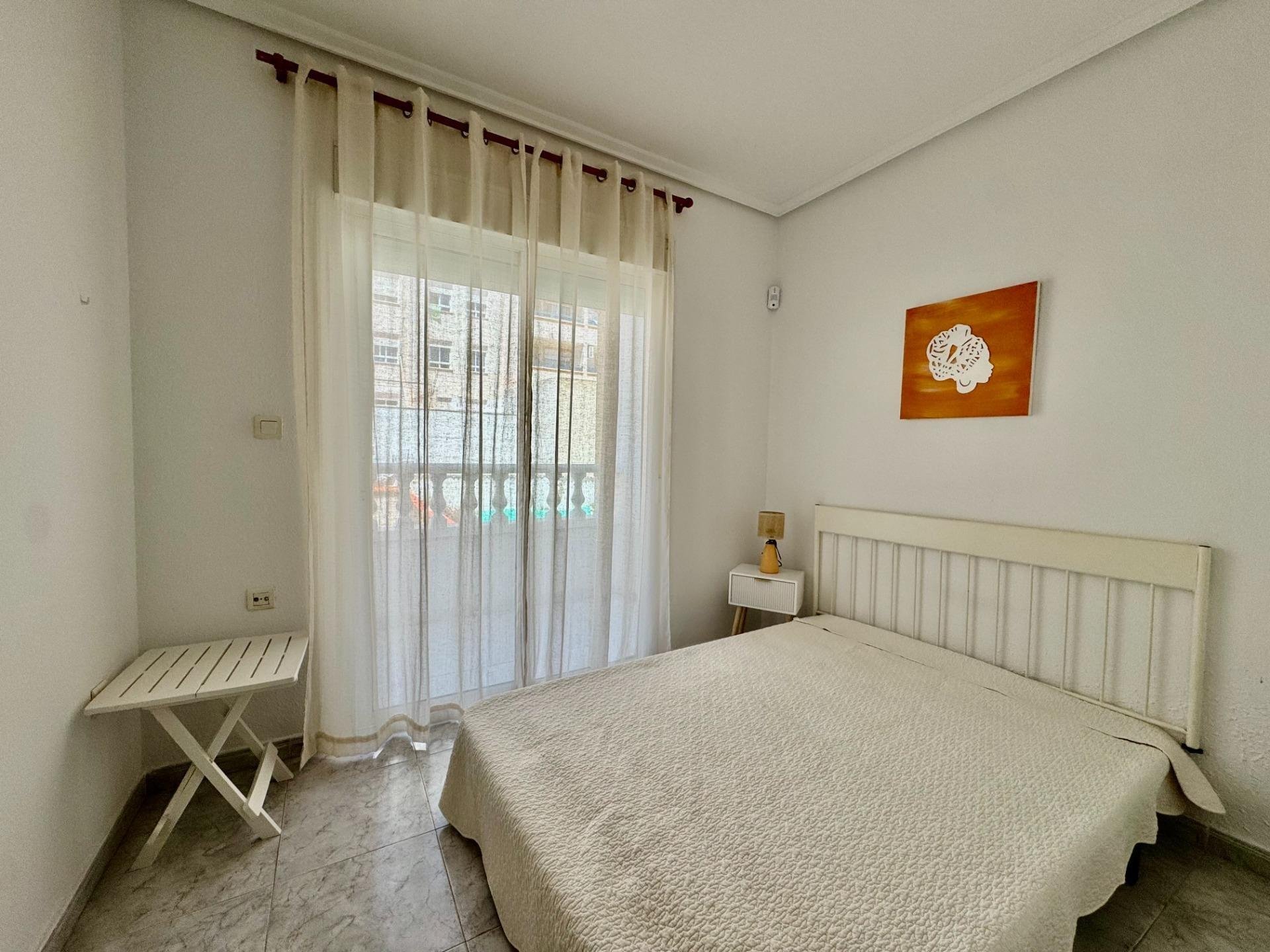 Apartamento en Torrevieja, Alicante, España 2 dormitorios, 74 m2 No. 184300