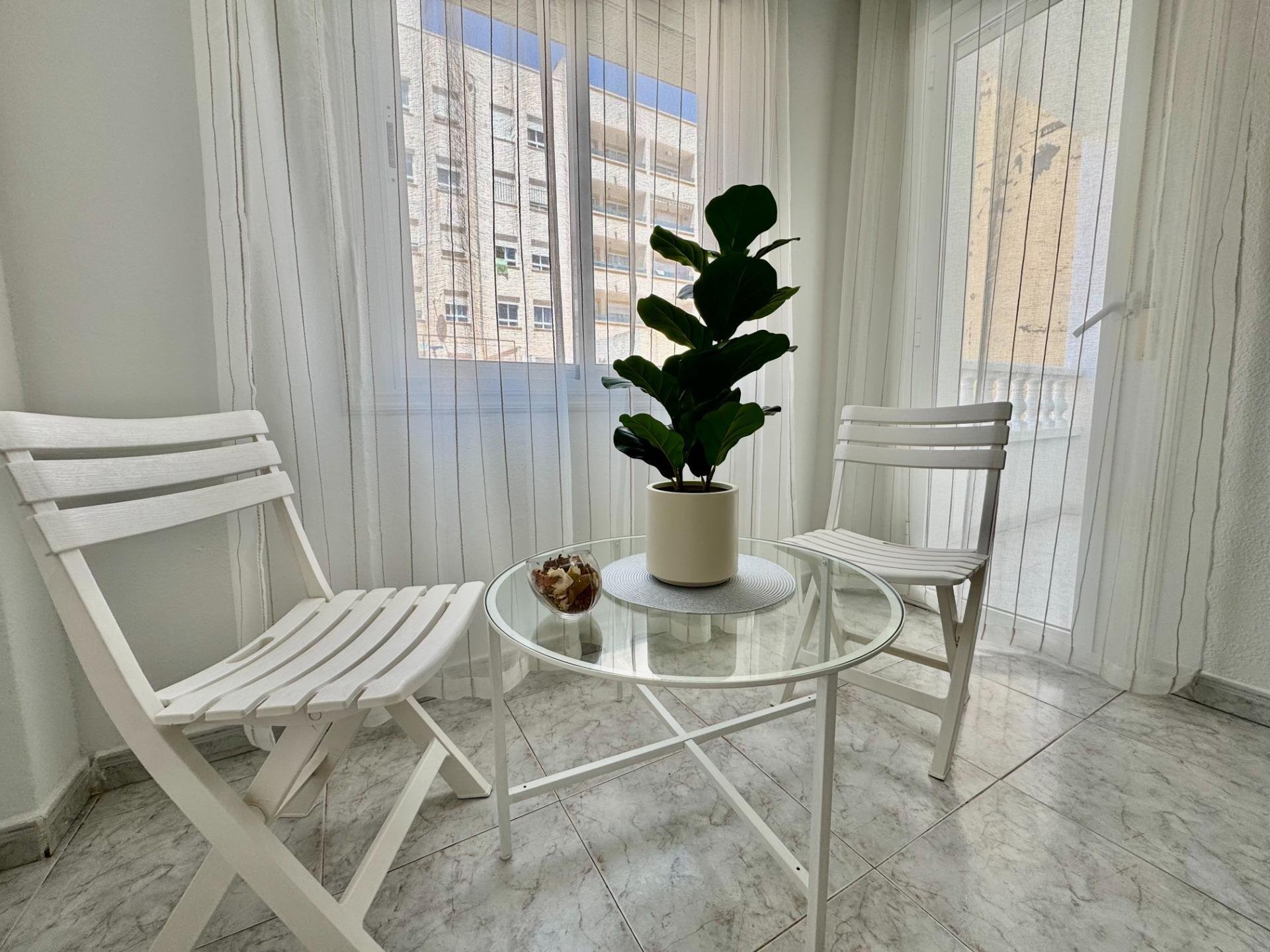 Apartamento en Torrevieja, Alicante, España 2 dormitorios, 74 m2 No. 184300