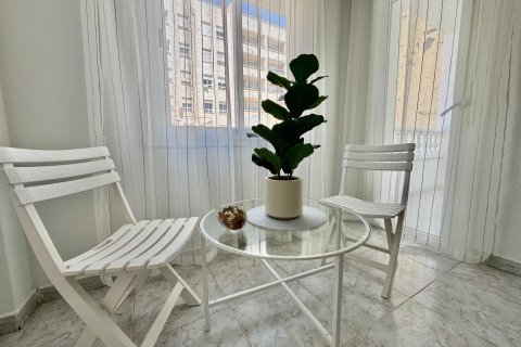 Wohnung zum Verkauf in Torrevieja, Alicante, Spanien 2 Schlafzimmer, 74 m2 Nr. 184300 - Foto 5