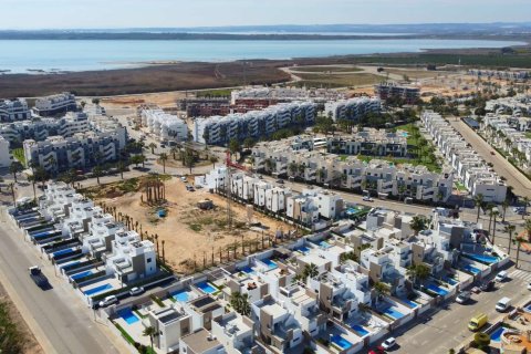 Сasa en venta en Guardamar del Segura, Alicante, España 3 dormitorios, 145.1 m2 No. 175692 - foto 8