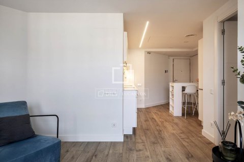 Huoneisto myytävänä Barcelona, Espanja, 2 makuuhuonetta, 68 m2 No. 192809 - kuva 4