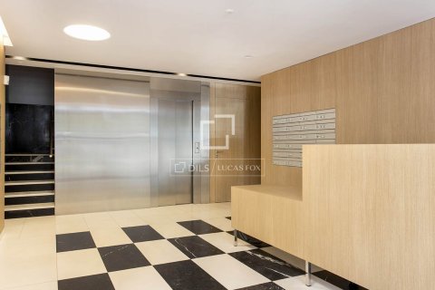 Huoneisto myytävänä Barcelona, Espanja, 2 makuuhuonetta, 68 m2 No. 192809 - kuva 29