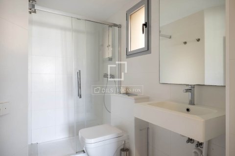 Huoneisto myytävänä Barcelona, Espanja, 2 makuuhuonetta, 68 m2 No. 192809 - kuva 9
