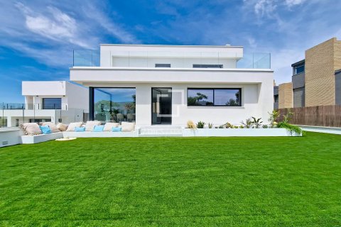 Villa i Vilanova i la Geltru, Barcelona, Spanien 4 sovrum, 380 kvm. Nr. 192811