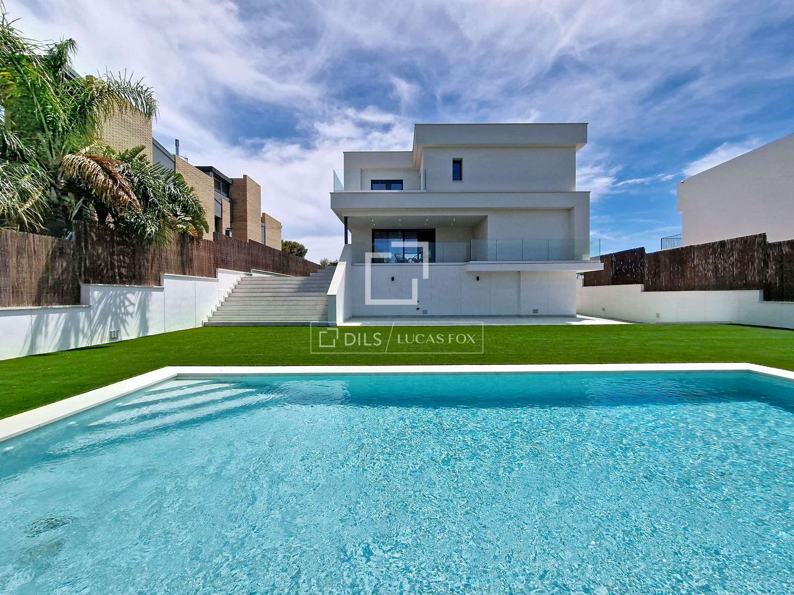 Villa en Vilanova i la Geltrú, Barcelona, España 4 dormitorios, 380 m2 No. 192811