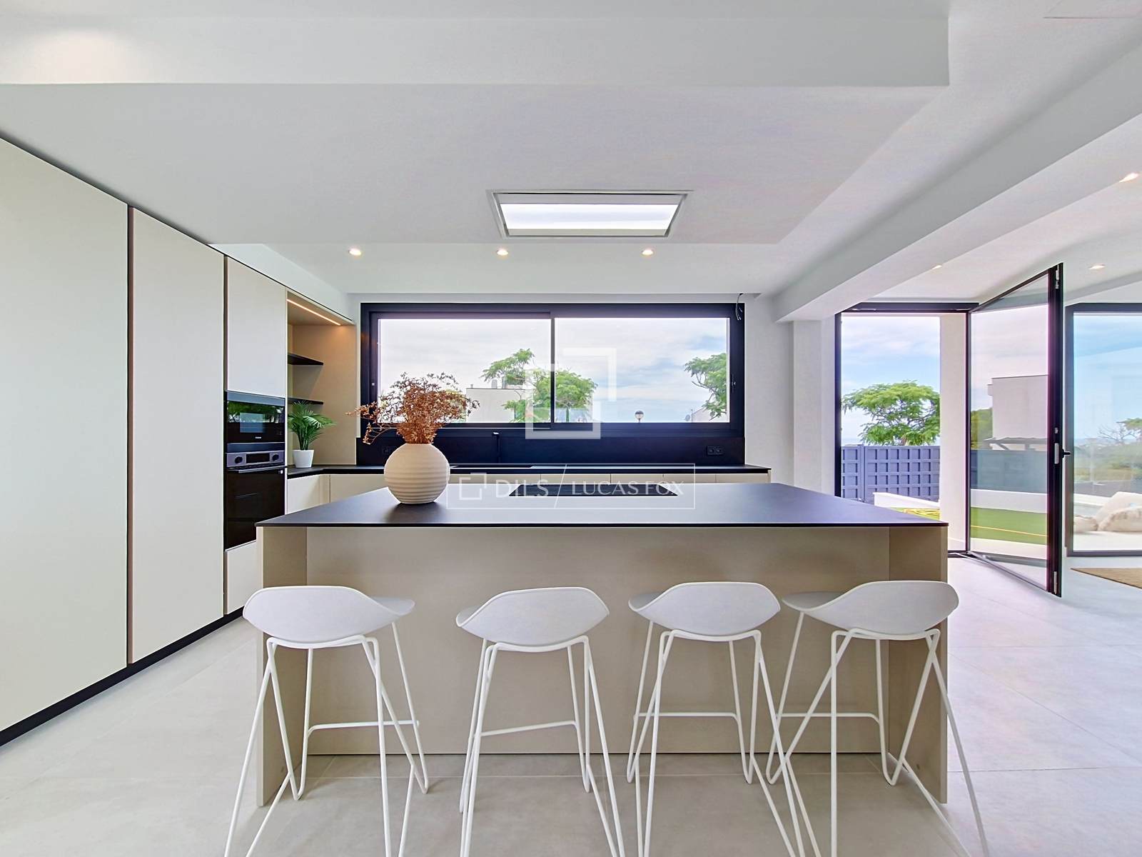 Villa en Vilanova i la Geltrú, Barcelona, España 4 dormitorios, 380 m2 No. 192811
