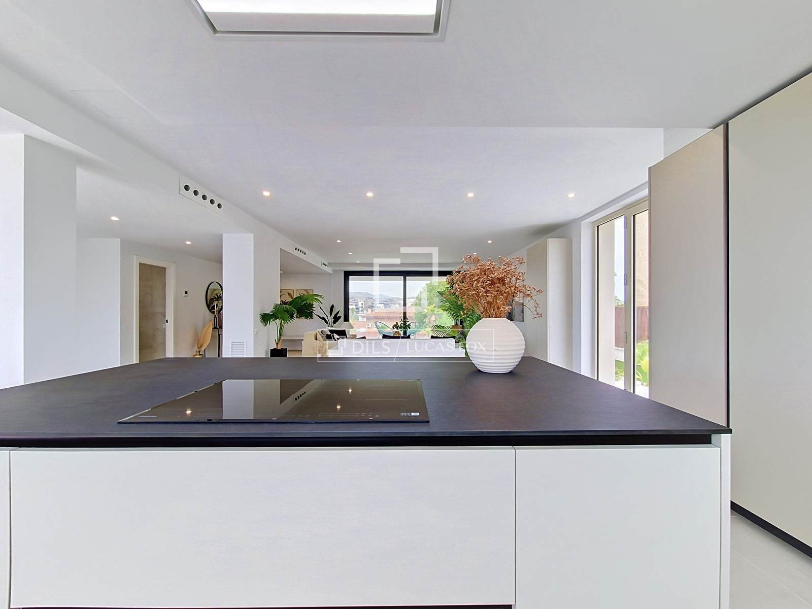 Villa en Vilanova i la Geltrú, Barcelona, España 4 dormitorios, 380 m2 No. 192811