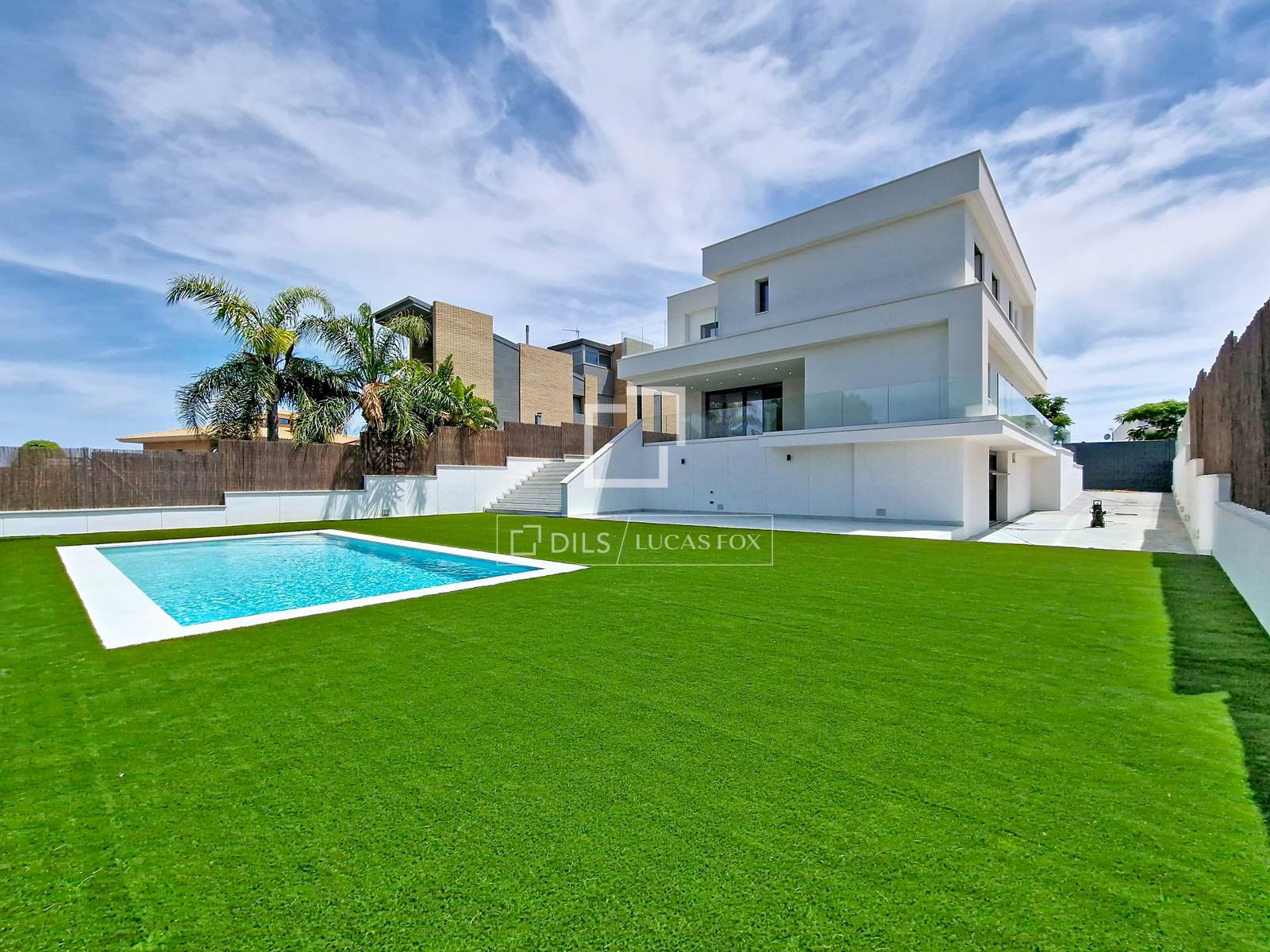 Villa en Vilanova i la Geltrú, Barcelona, España 4 dormitorios, 380 m2 No. 192811