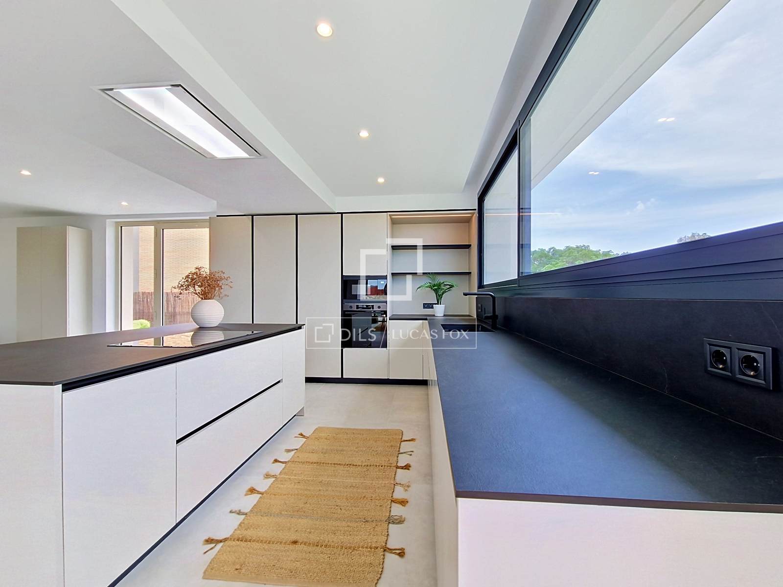 Villa en Vilanova i la Geltrú, Barcelona, España 4 dormitorios, 380 m2 No. 192811