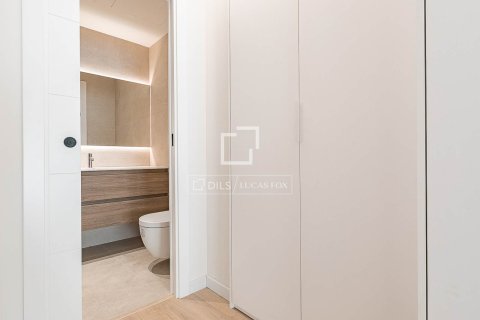 Huoneisto myytävänä Barcelona, Espanja, 2 makuuhuonetta, 69 m2 No. 192808 - kuva 19