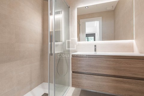 Huoneisto myytävänä Barcelona, Espanja, 2 makuuhuonetta, 69 m2 No. 192808 - kuva 18