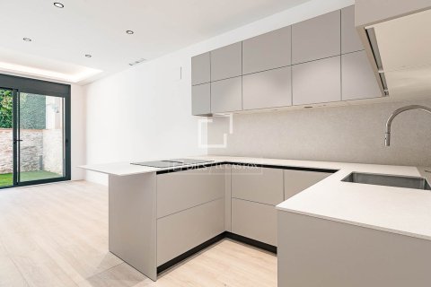 Huoneisto myytävänä Barcelona, Espanja, 2 makuuhuonetta, 69 m2 No. 192808 - kuva 5