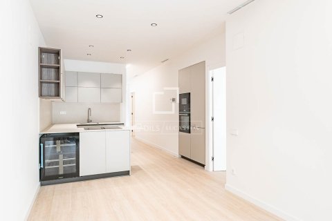 Huoneisto myytävänä Barcelona, Espanja, 2 makuuhuonetta, 69 m2 No. 192808 - kuva 4