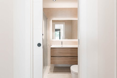 Huoneisto myytävänä Barcelona, Espanja, 2 makuuhuonetta, 69 m2 No. 192808 - kuva 17
