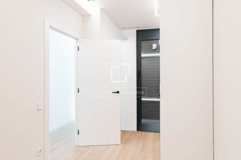 Huoneisto myytävänä Barcelona, Espanja, 2 makuuhuonetta, 69 m2 No. 192808 - kuva 9