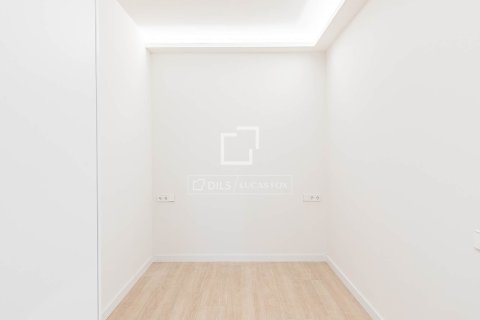 Huoneisto myytävänä Barcelona, Espanja, 2 makuuhuonetta, 69 m2 No. 192808 - kuva 10