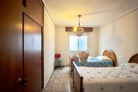 Apartament w Torrevieja, Alicante, Hiszpania 4 sypialnie, 132 mkw. nr 155661 – zdjęcie 21