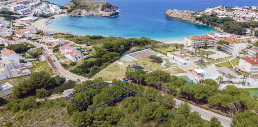 Land plot in Es Mercadal, Menorca, Spain 4 bedrooms, 253 sq.m. No. 142405