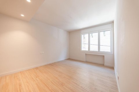 Wohnung zum Verkauf in Barcelona, Spanien 4 Schlafzimmer, 270 m2 Nr. 168473 - Foto 13