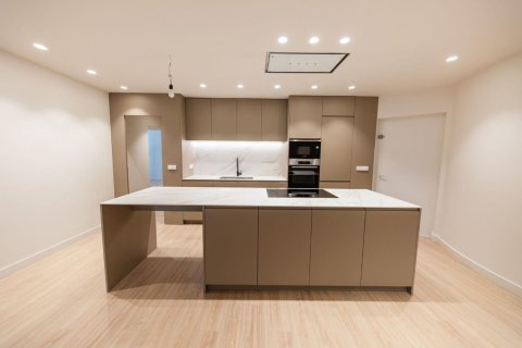 Wohnung zum Verkauf in Barcelona, Spanien 4 Schlafzimmer, 270 m2 Nr. 168473 - Foto 8
