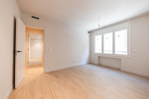 Wohnung zum Verkauf in Barcelona, Spanien 4 Schlafzimmer, 270 m2 Nr. 168473 - Foto 12