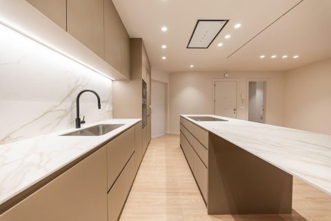 Wohnung zum Verkauf in Barcelona, Spanien 4 Schlafzimmer, 270 m2 Nr. 168473 - Foto 7