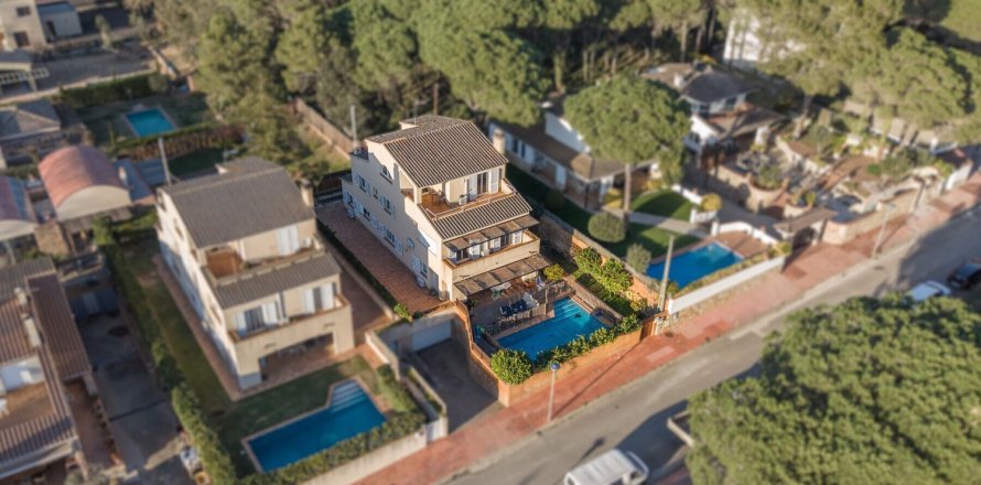 Māja Palafrugell, Girona, Spānijā 4 istabas, 504 m2 Nr. 168476