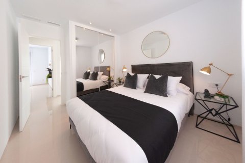 House à vendre à Lloret de Mar, Girona, Espagne, 5 chambres, 340 m2 No. 168471 - photo 2