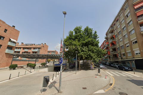 Garage in Premia De Mar, Barcelona, Spain No. 186648
