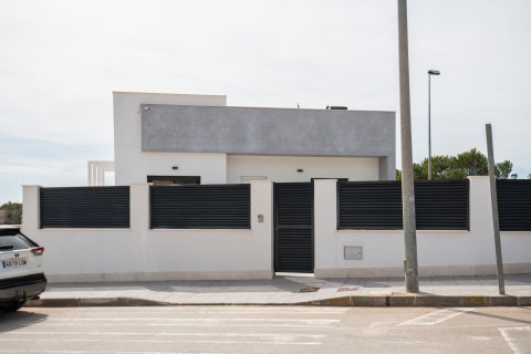 Villa till salu Pinar De Campoverde, Alicante, Spanien 2 sovrum, 108 kvm. Nr. 136577 - foto 4