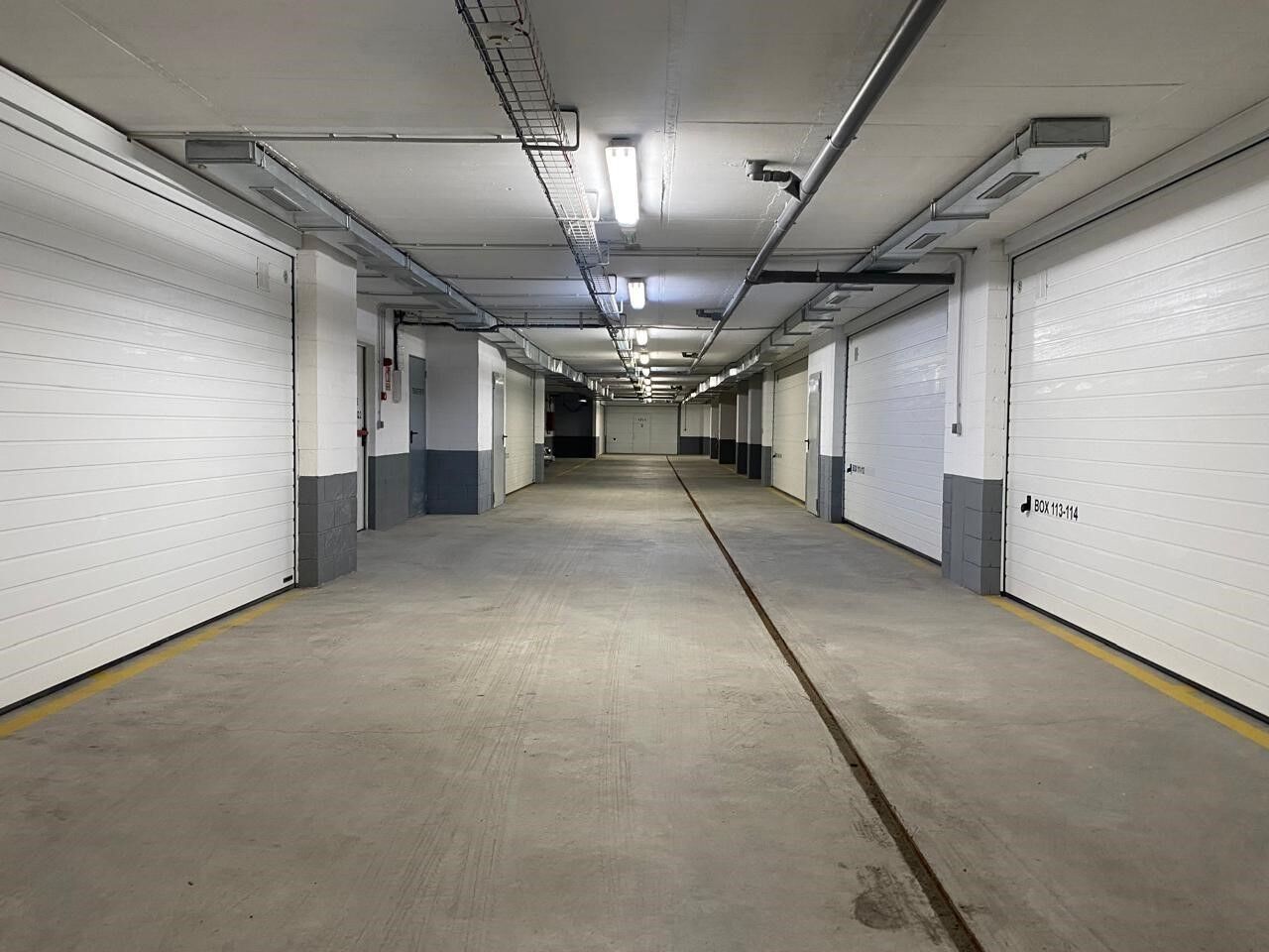 Parking à Principado De Andorra (Ninguna Poblacion Tiene C.P.), Lleida, Espagne 39 m2 No. 186184