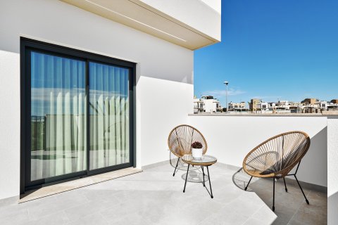 Apartament w San Miguel de Salinas, Alicante, Hiszpania 3 sypialnie, 237 mkw. nr 147429 – zdjęcie 9