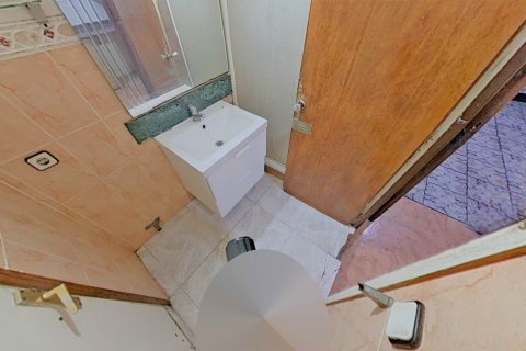 Apartment for sale in Barcelona, Spain 4 bedrooms, 110 sq.m. No. 167202 - photo 22