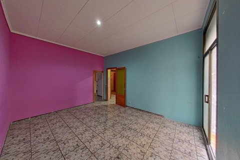 Apartment for sale in Barcelona, Spain 4 bedrooms, 110 sq.m. No. 167202 - photo 14