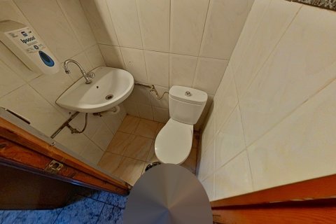 Apartment for sale in Barcelona, Spain 4 bedrooms, 110 sq.m. No. 167202 - photo 20